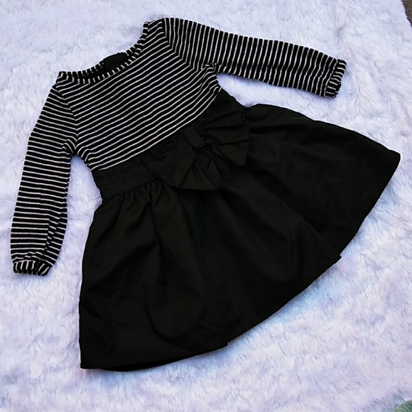 12 MONTHS: BLACK AND WHITE DRESS W/ BOW - Picture 2 of 8